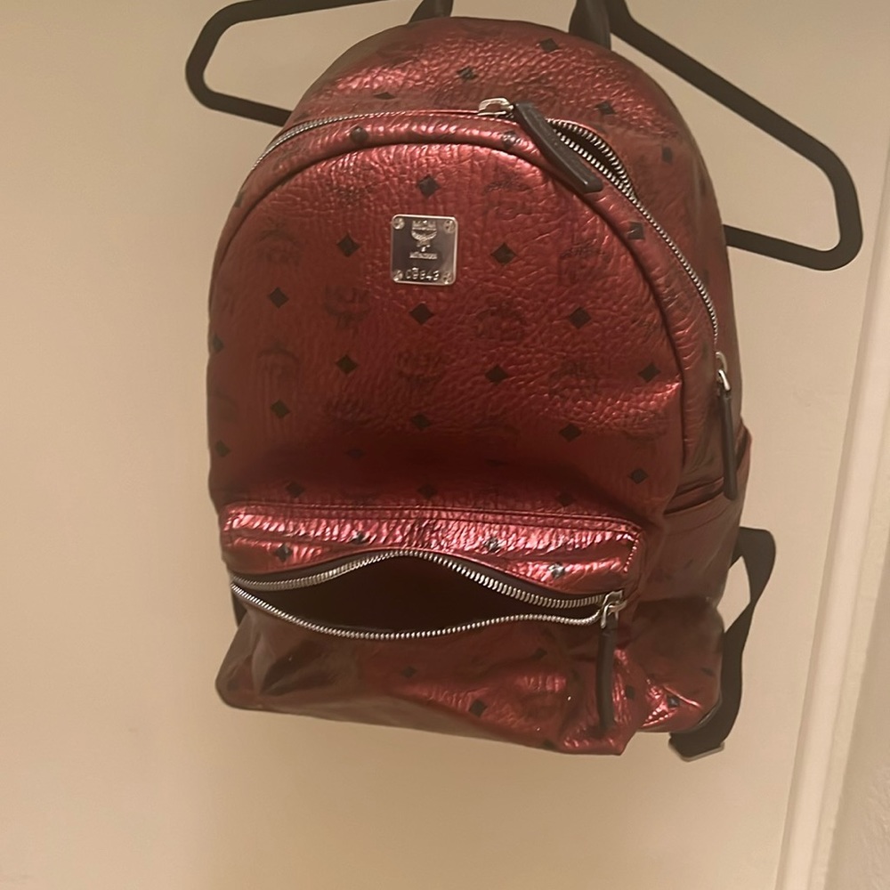 Great condition. No scratches.